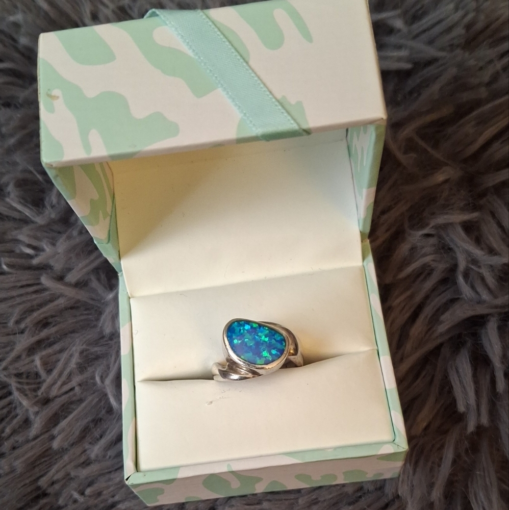 Elegant  Marked 925 Silver Ring with Fire Blue Opal